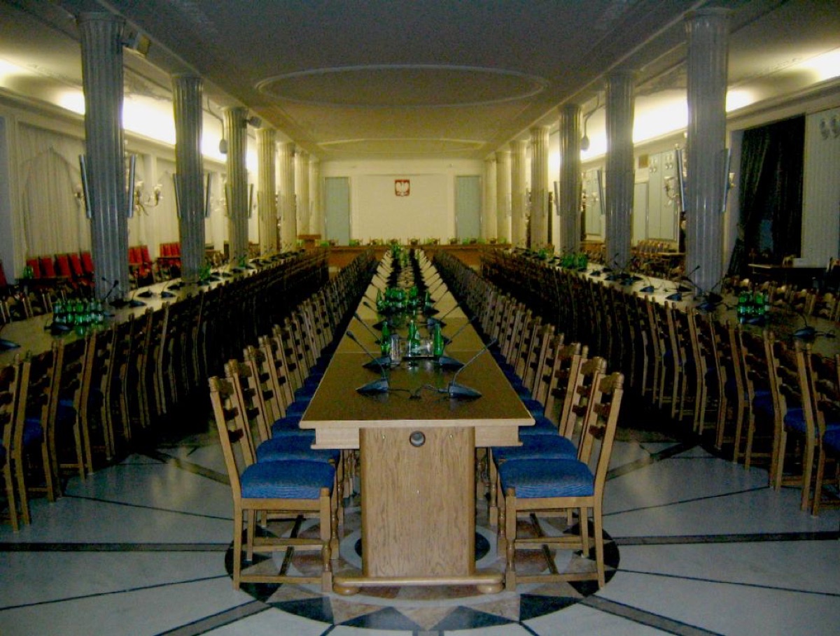 Pusta Sala Kolumnowa w gmachu Sejmu RP.