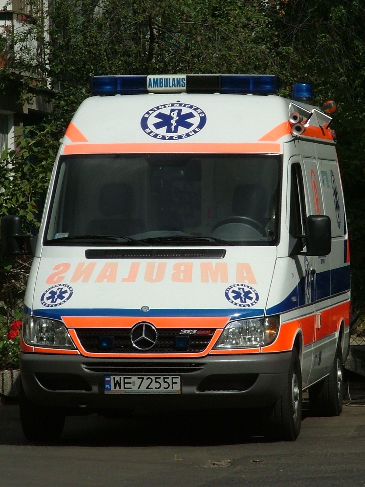 Karetka pogotowia ratunkowego.